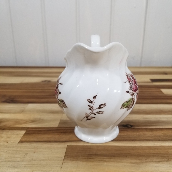 VTG Johnson Brothers Regency Devon Sprays 10oz Creamer Pitcher Made in England - Picture 2 of 8